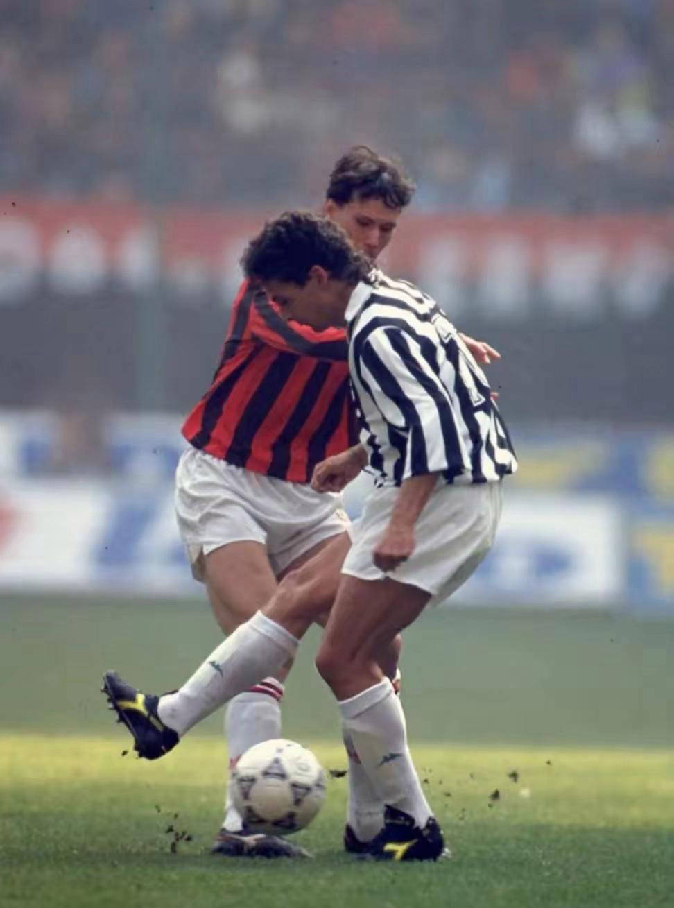 尤文鏖战AC米兰,若日尼奥统治全场 尤文鏖战AC米兰,若日尼奥统治全场