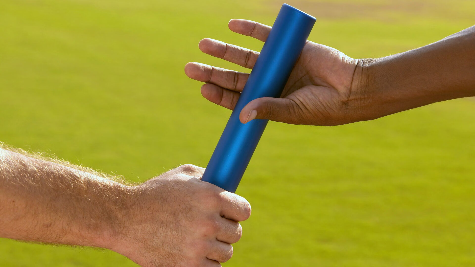 克瓦拉茨赫利亚，格鲁吉亚孤星，照亮挪威森林与巴西雨林