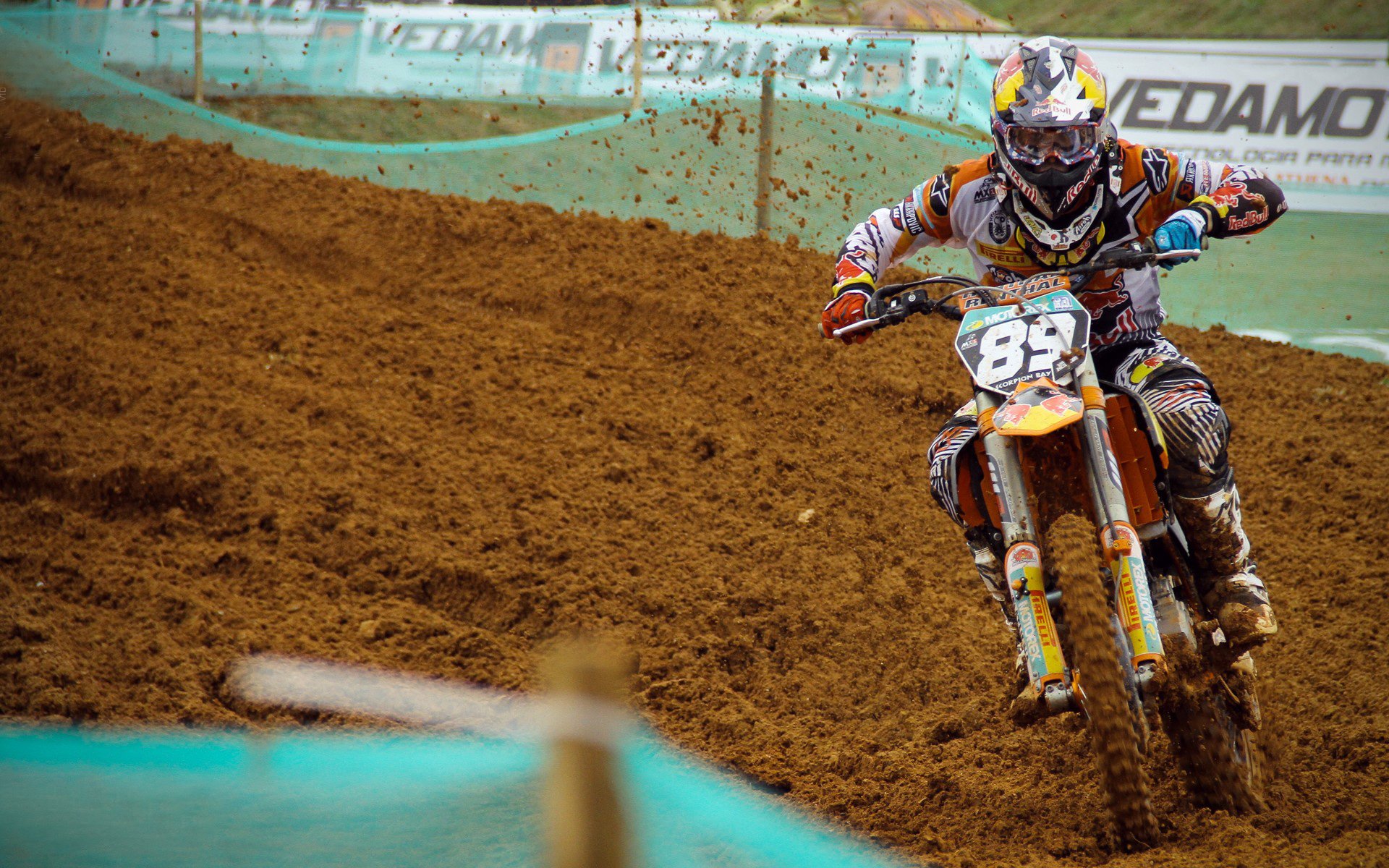 F1新赛季揭幕战之夜，布克让比赛提前失去悬念